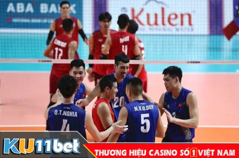 Ăn mừng bàn thắng tại hiệp 1